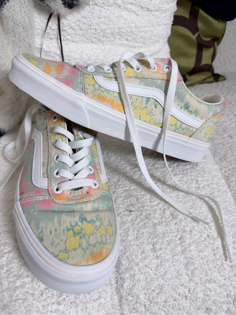 Vans Low-Top Sneakers in Pastel Tie-Dye (White Stripe)